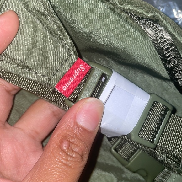 ✨Host Pick✨ Supreme waist bag (FW20) - Picture 7 of 15